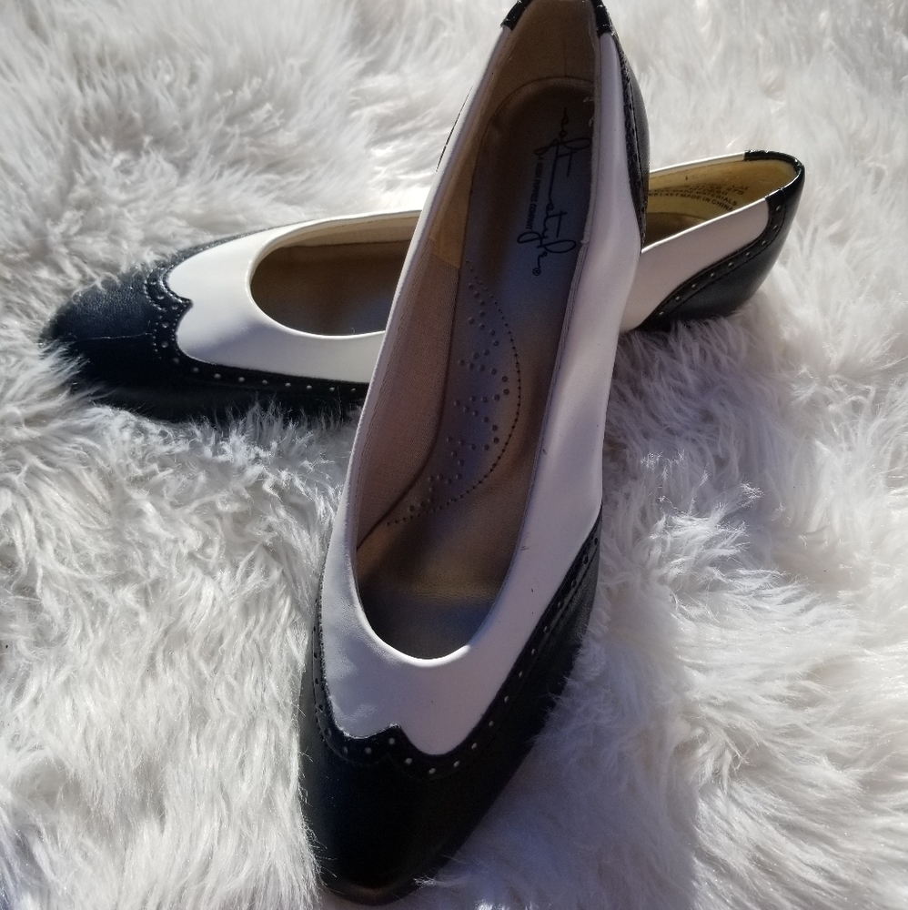 Wing tip heel
